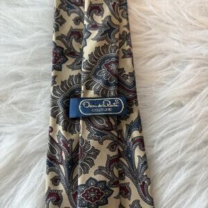 Oscar De La Renta Couture Collection 100% Silk Neck‎ Tie Paisley Print Career
